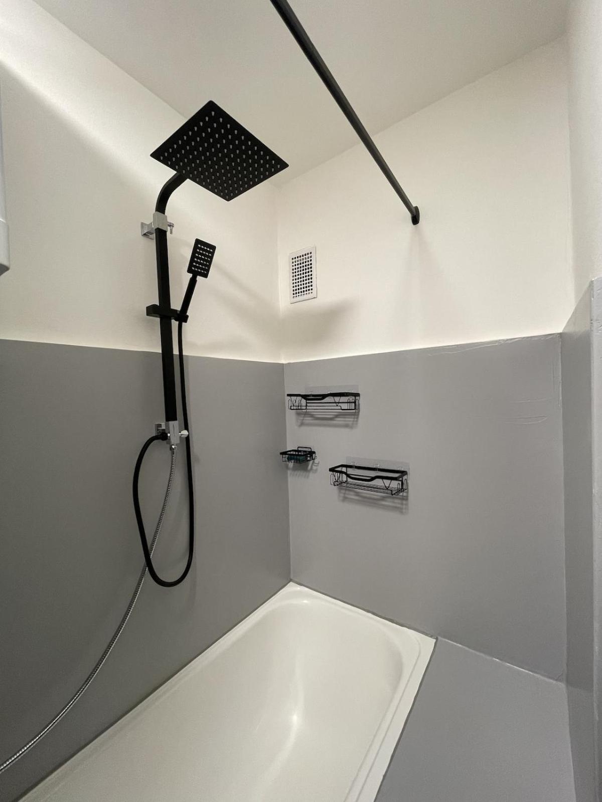Modern Comfort In 3 Apartment Hamburg